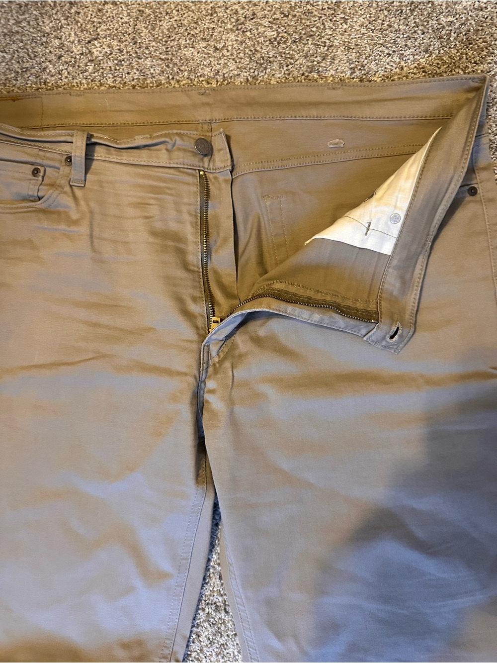 Levi's Men's Chinos in Olive Tan - Picture 2 of 6